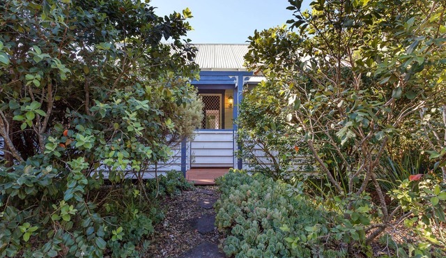 Witt’s Oasis | Two traditional Tea Gardens cottages