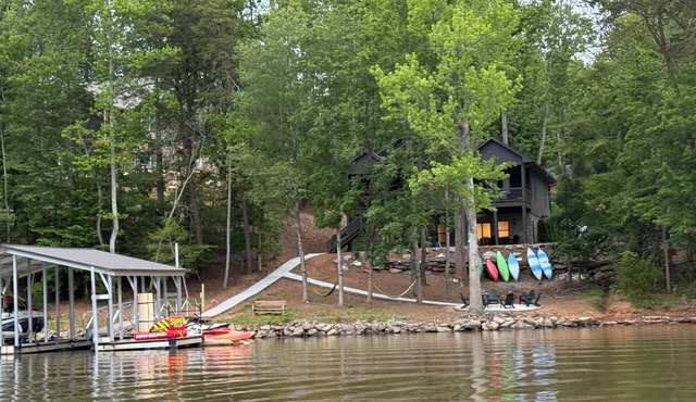WKD Escape - Custom Waterfront Home! Perfect for multiple families!