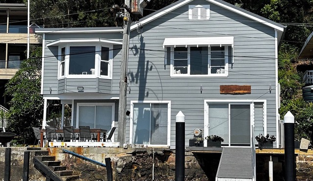 Wobby Waters! Waterfront Escape at Little Wobby on the Hawkesbury River sleeps 8