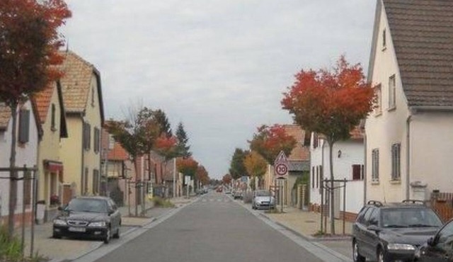 Wohnung am Rheinufer in Kunheim by Interhome