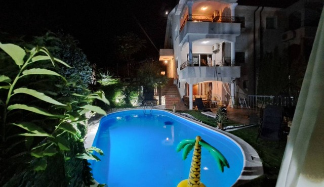 Wohnung in der Villa Emily mit herrlichem Meerblick by Interhome