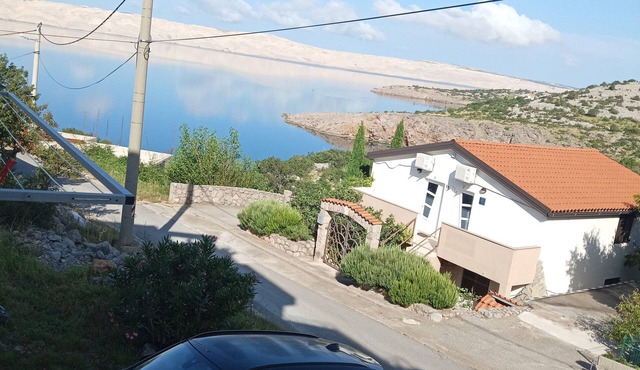Wohnung Tonka für Einen Ruhigen Urlaub am Meer und Bergen