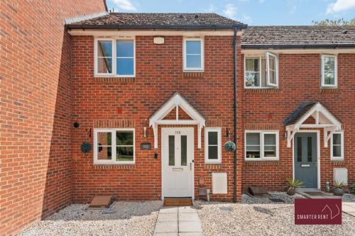 Wokingham - Three Bed House - Parking