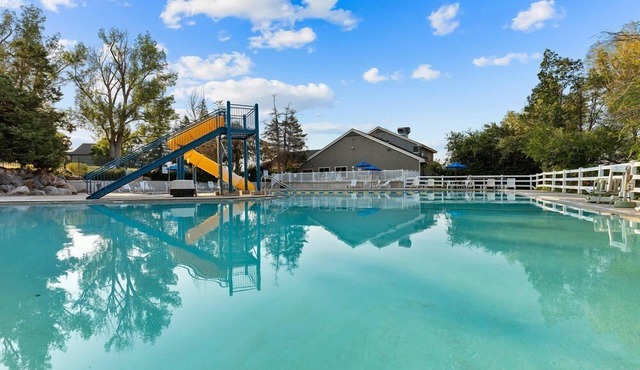 Wolf Creek | Romantic Ski Retreat | Pool + Ski