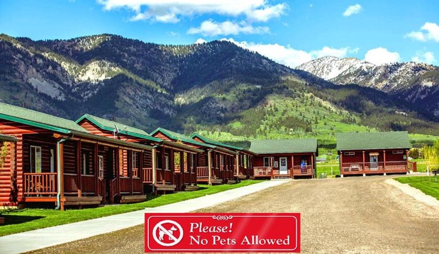 Wolf Den Log Cabin Motel and RV Park