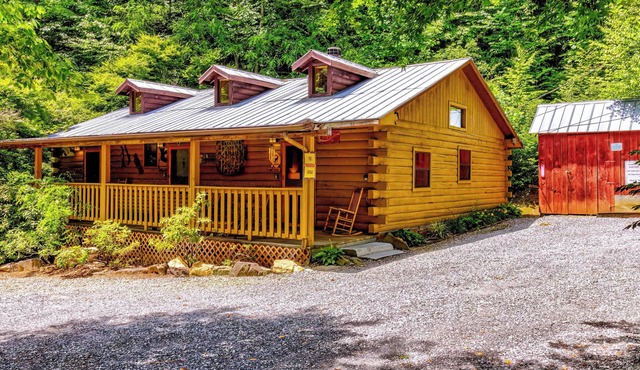 Wolf Ledge Cabin at Ponderosa