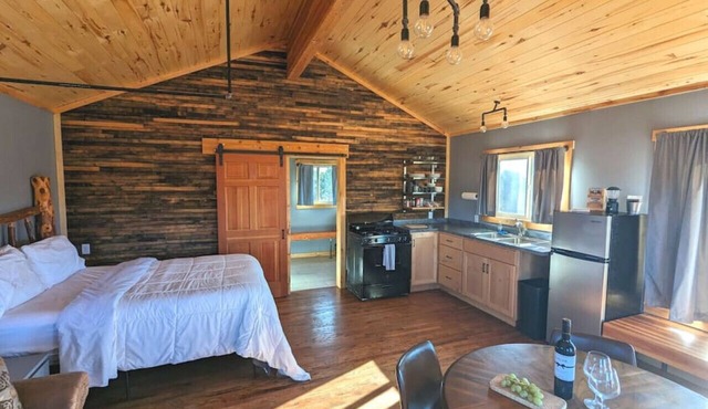 Wolf Springs Ranch, Cabin 6