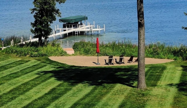 Wolf Trail Lodge - Lakefront Retreat on N Long Lake near State Trails