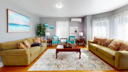 Wolfville Central 4 Family Suite with Style