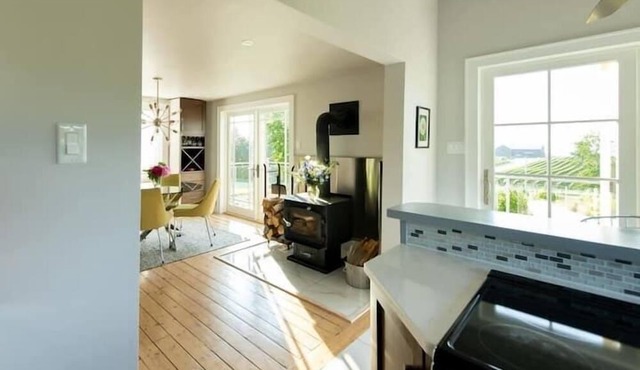 Wolfville Raven Hill Vineyard Gorgeous Cottage