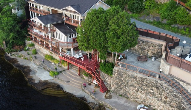 Wollaston Castle on Coe Hill, 7 Bedrooms with 5.5 bathrooms catering up to 18 guests