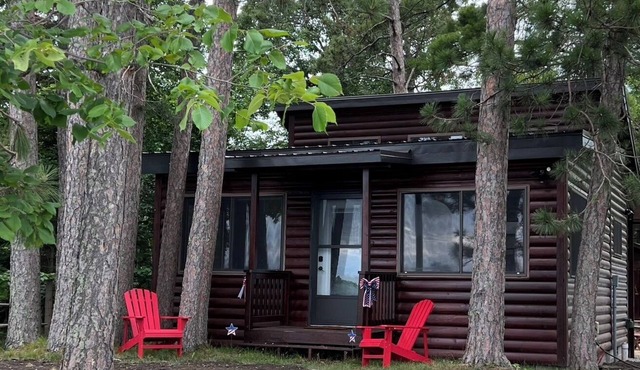 Woman Lake Cabin! 30 Feet From the Water!