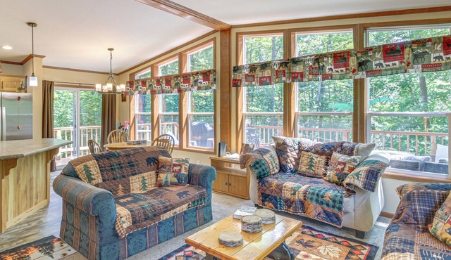 'Woman Lake Chain Retreat' w/Deck & Dock!