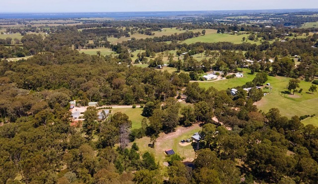 Wombat Eco Retreat - Off-Grid Eco Retreat in the Australian Bush