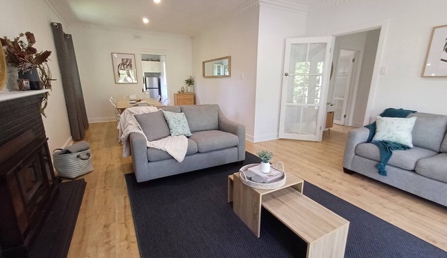 Wombat's Burrow, Warburton