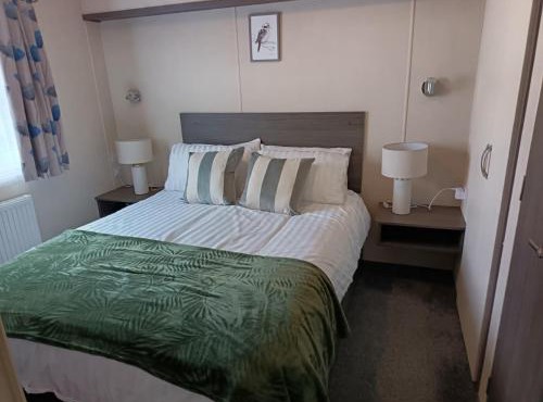 Wombats Burrow 20 Duck pool Hedlywood