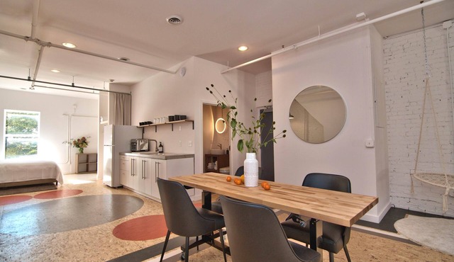 Wonder Honesdale-3rd floor-9 bed-6 baths–sleeps 20