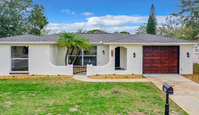 Wonderful 1-bedroom Guest Apartment in mid-centurymodern house in Port Richey
