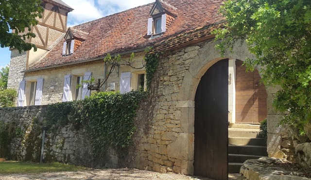 Wonderful 17th century family home, all modern amenities, pool, Dordogne, Martel