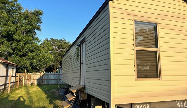 Wonderful 2-bedroom mobile home in Donaldsonville. Contractor Friendly.