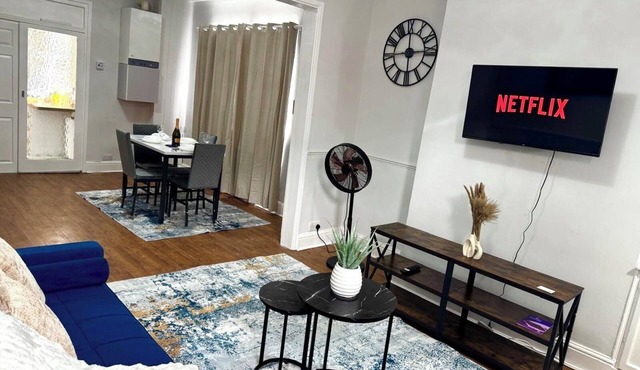 Wonderful 2-bedroom house with WiFi and Free Parking in Manchester