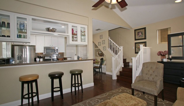 Wonderful 2 Bedroom Home in Irvine! Great for Long Visits or Corporate Housing.