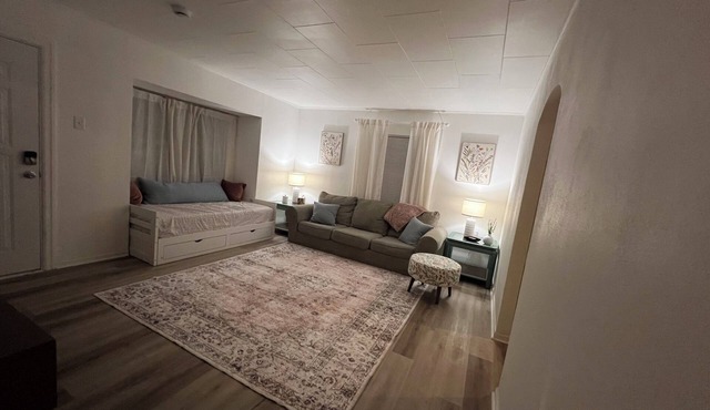 Wonderful 2-bedroom house with large backyard in peaceful Belleville.