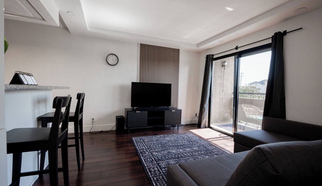 Wonderful 2-bedroom 2 Bathroom condo with AC in Long Beach