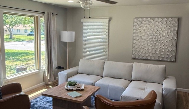 Wonderful 3-bedroom house walking distance to TSU in Stephenville