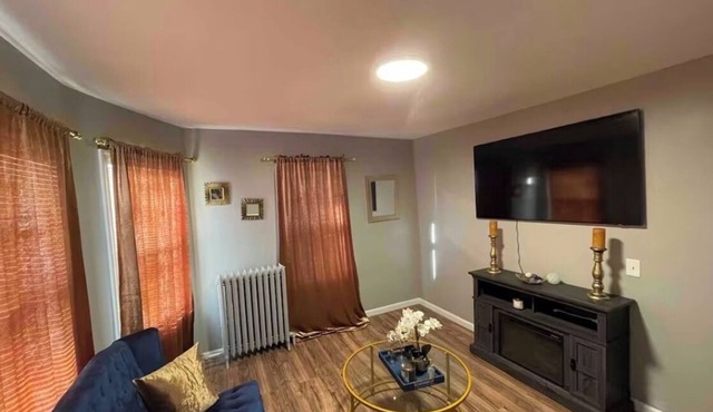 Wonderful 3-bedroom apartment with AC in charming Trenton