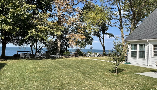 WONDERFUL 3 BEDROOM LAKEFRONT HOME WITH GREAT NEIGHBORHOOD PARK