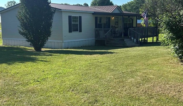 Wonderful 3-bedroom mobile home with AC King Bed in Dreyfus