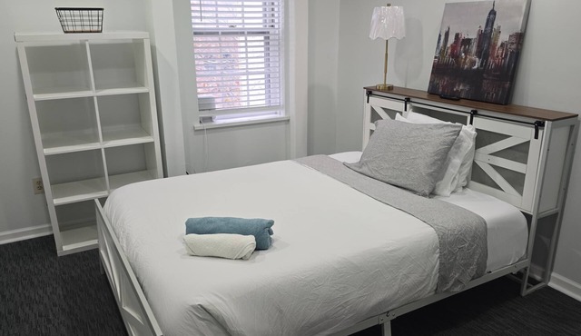 Wonderful 3-bedroom apartment with AC in welcoming Bridgeport