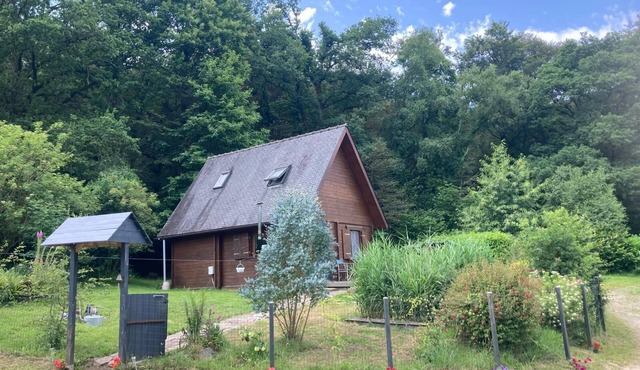 Wonderful 3-bedroom chalet on a seasonal campsite in the forest