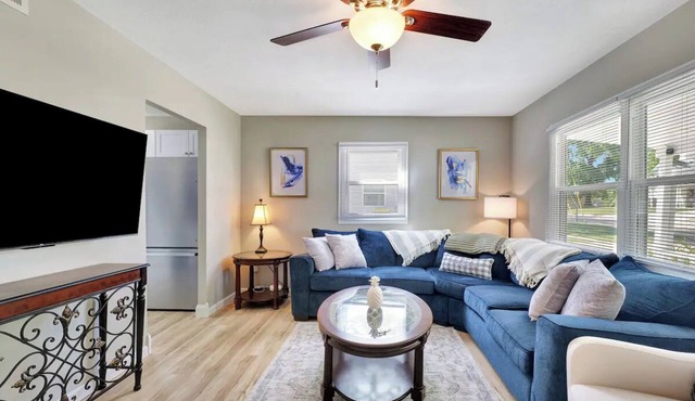 Wonderful 3br/1ba home, Walk to Uptown/ISU, Dog Friendly!