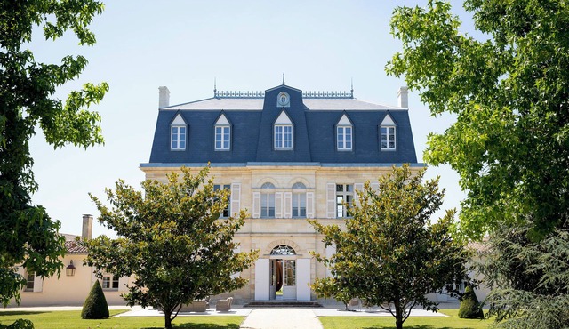 Wonderful 4-bedroom castle Malescasse in soothing Lamarque for a memorable stay