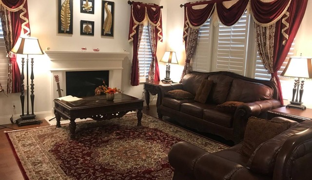 Wonderful 5-bedroom house with AC in charming Livermore available