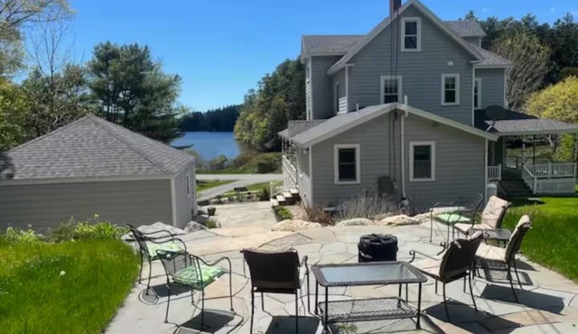 Wonderful 6-bedroom house overlooking Robinhood Cove in charming Georgetown.