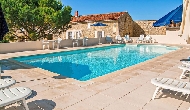 Wonderful accommodation in century-old building in the countryside.