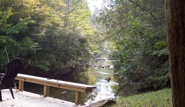 Wonderful cabin on Fightingtown Creek, sleeps 8
