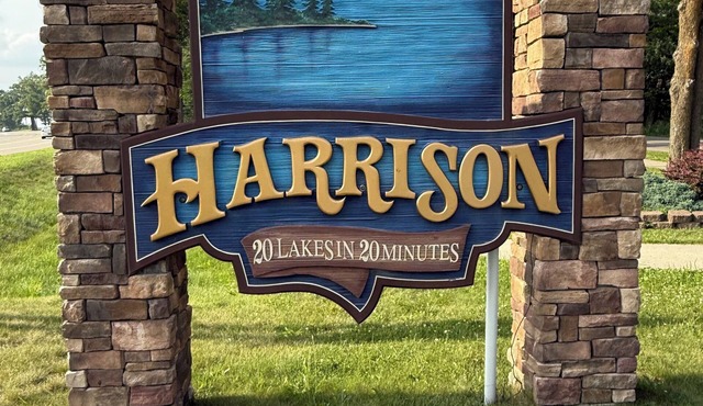 Wonderful cabin with AC in charming Harrison, MI