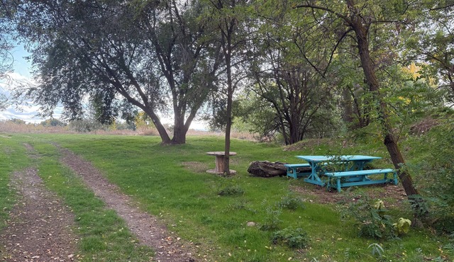 Wonderful campground in Caldwell with stunning views. Only 3 sites.