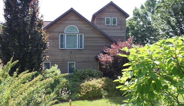 Wonderful Cayuga Lake Home between Ithaca & Aurora