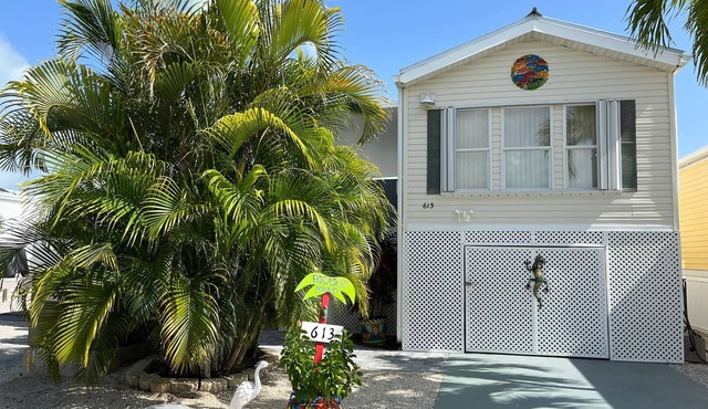 Wonderful Chalet, with Terrace & Private Patio – 20 miles from Key West.