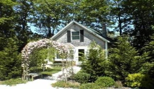 Wonderful Cottage in town Vineyard Haven, close to everything