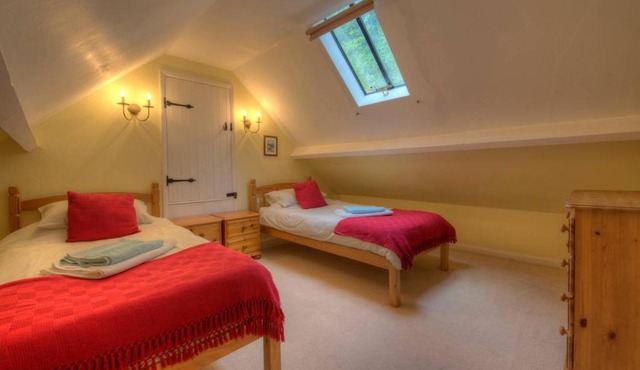 Wonderful detached cottage overlooking the sea