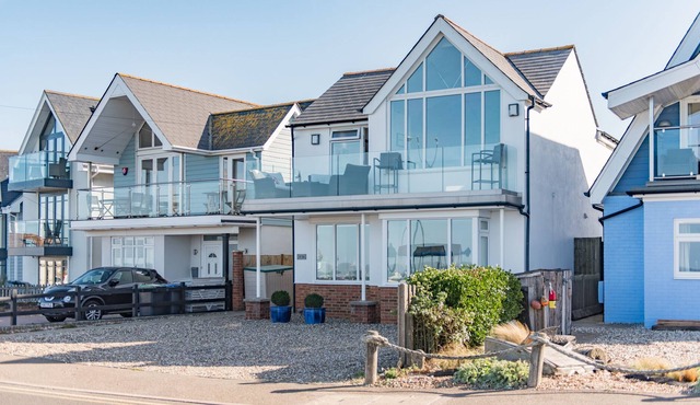 Wonderful family beach house sleeping 7 guests in 4 bedrooms