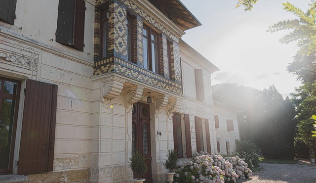 Wonderful family house near the river