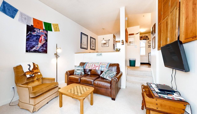 Wonderful Family Retreat Near the Slopes W/Shared Pool/Sauna & Game Room