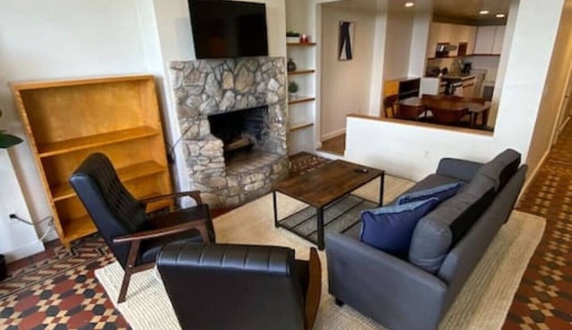 Wonderful Fenway 3br/2ba | Steps from Fenway Park!